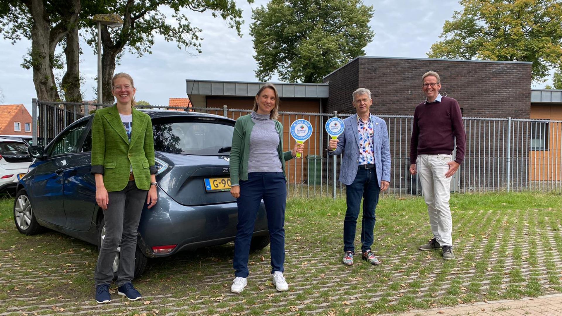 Foto van enkele GroenLinks Drenthe-leden en Laura Bromet