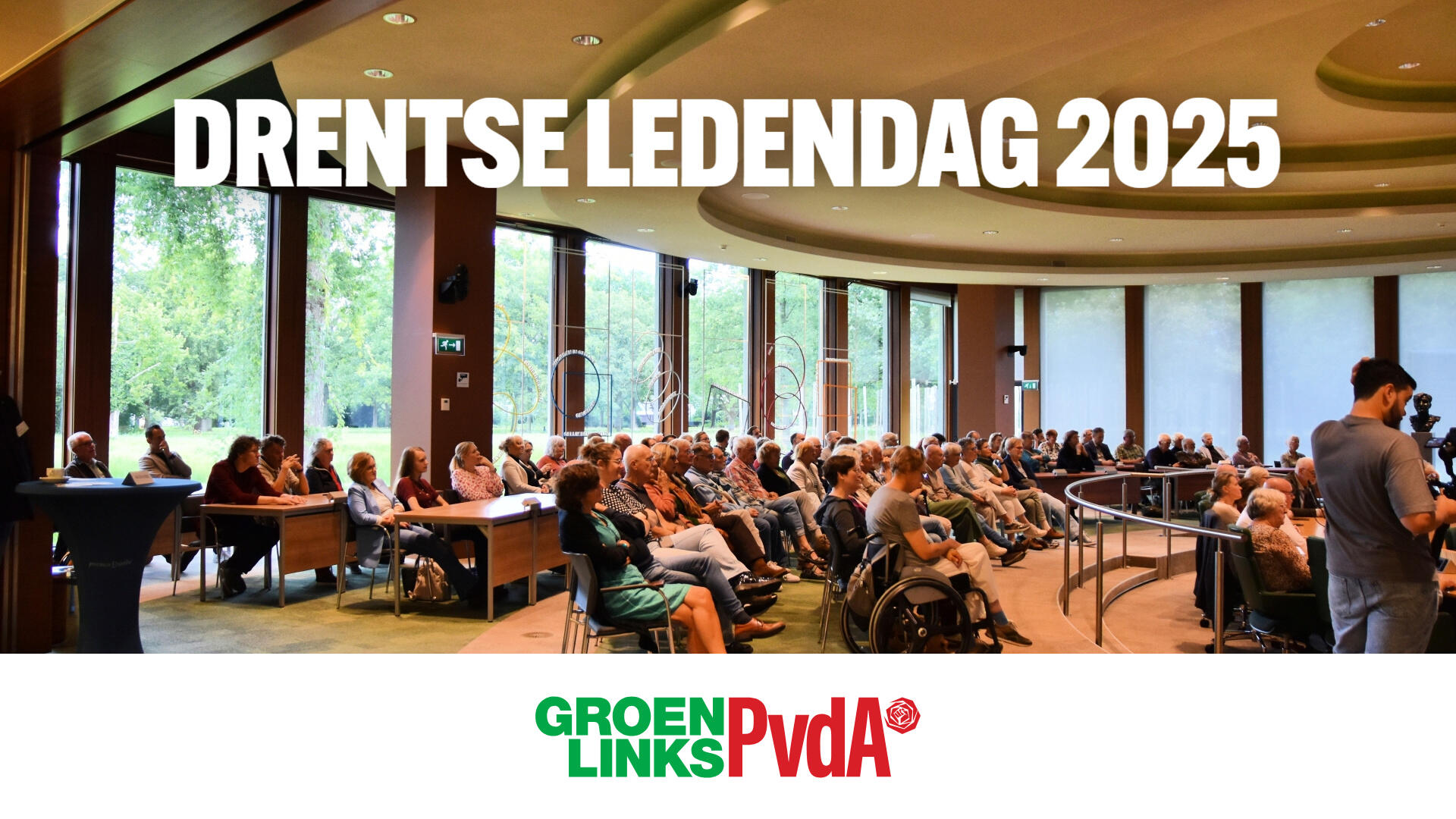 Foto van een volle Statenzaal